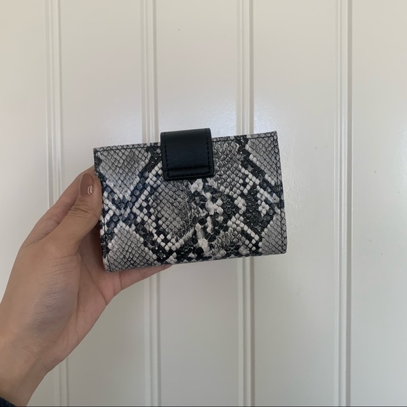 SNAKE PRINT CARD HOLDER WALLET - Picture 3 of 4